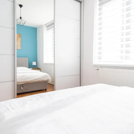 Iris Center Apartament *